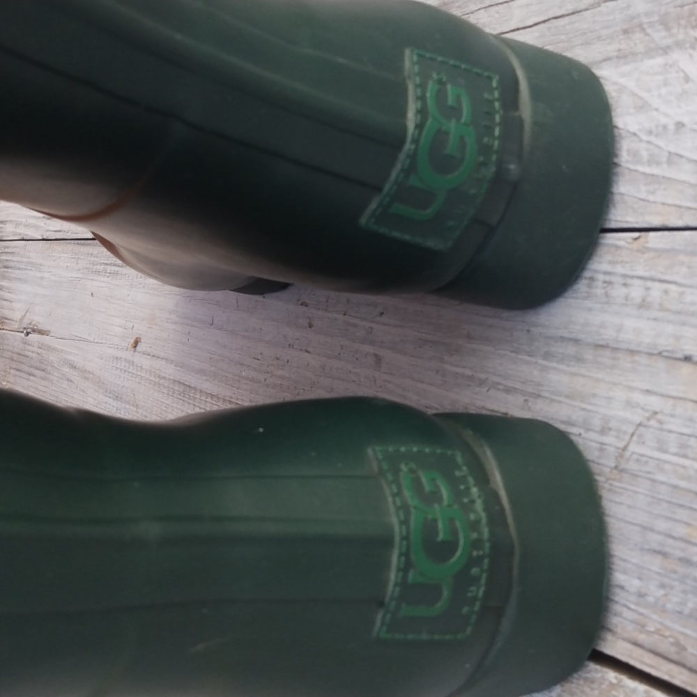 UGG plaid x hunter green rainboots - Picture 4 of 15